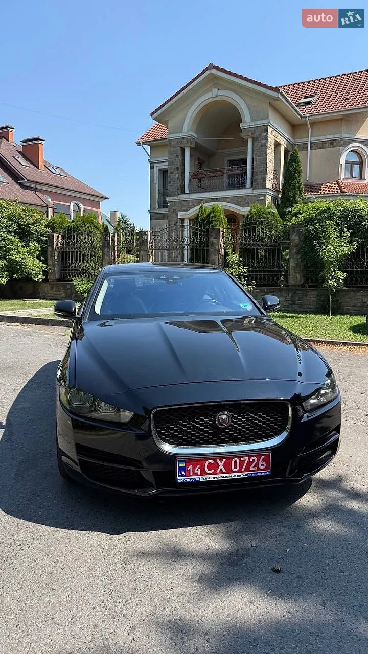2019 Jaguar XE - фото 1