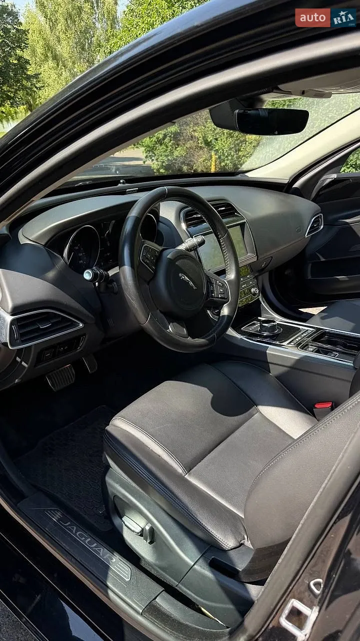 2019 Jaguar XE - мініатюра 15