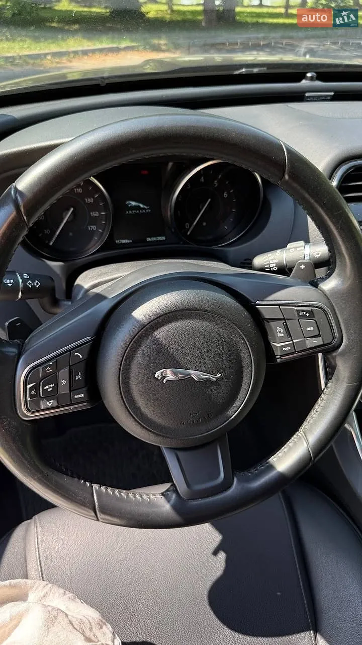 2019 Jaguar XE - мініатюра 17