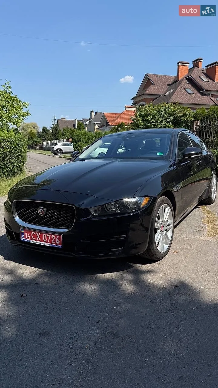 2019 Jaguar XE - мініатюра 4