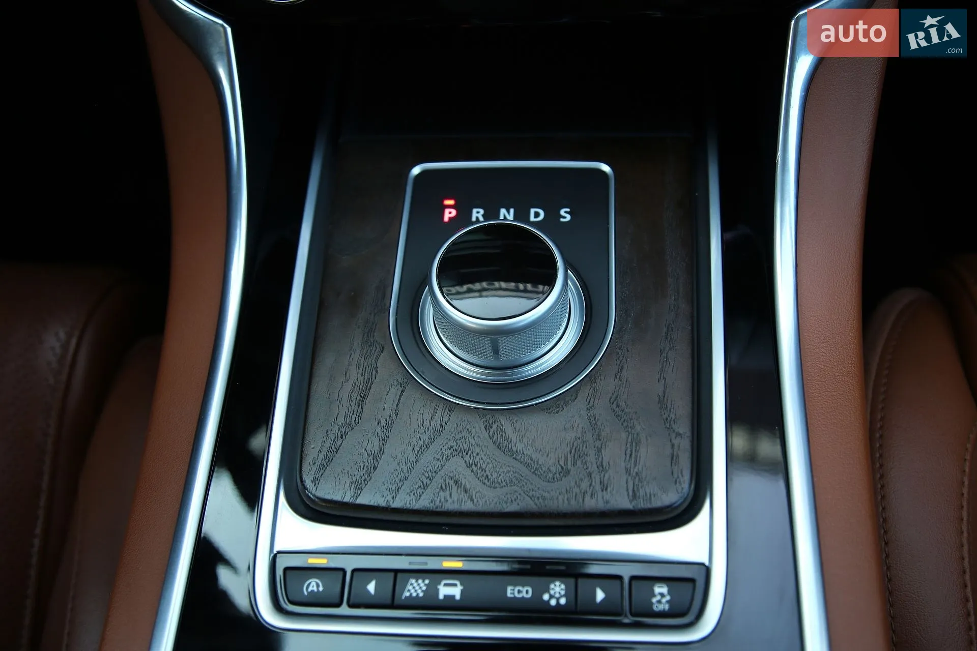 2015 Jaguar XE - мініатюра 22