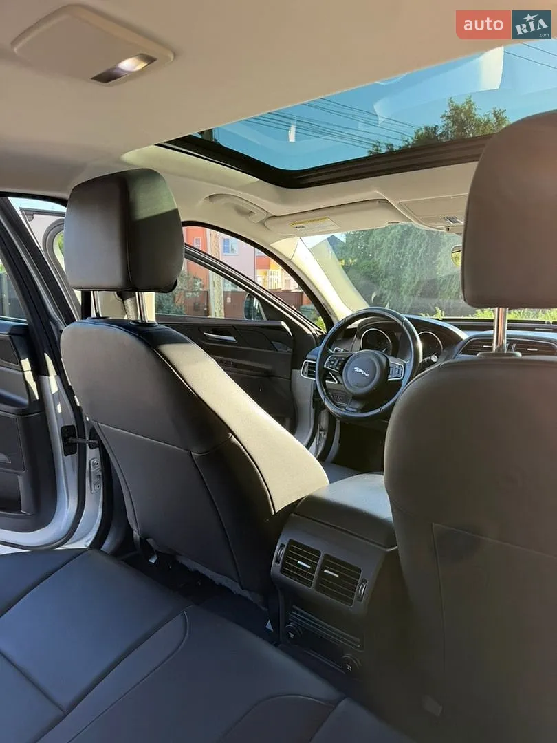 2018 Jaguar XE - мініатюра 7