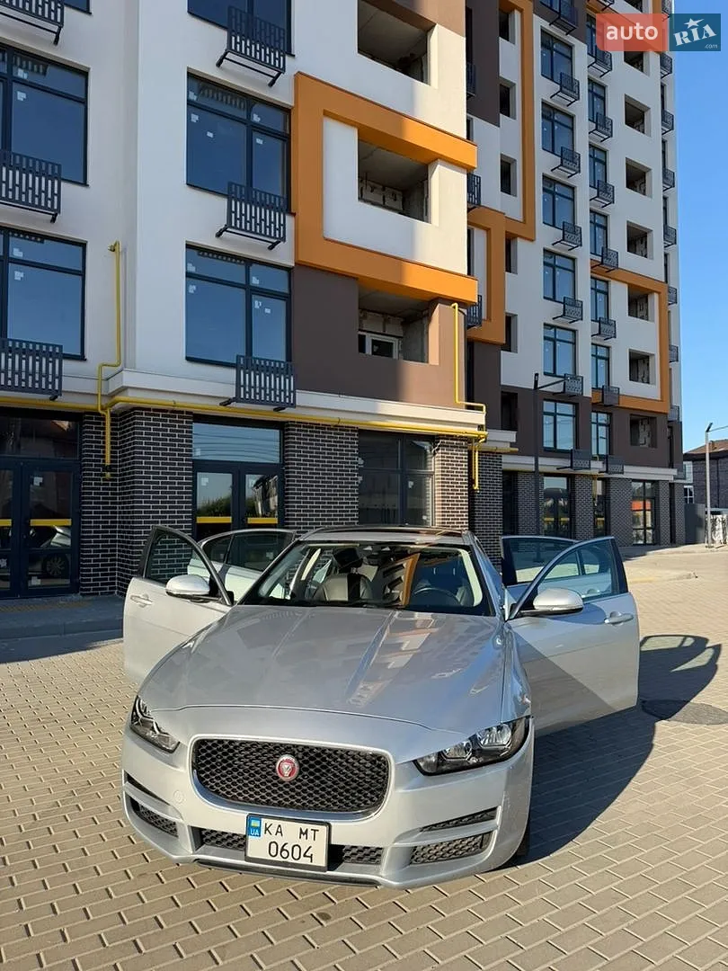 2018 Jaguar XE - мініатюра 10