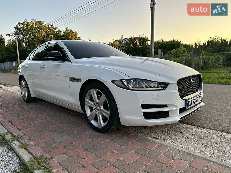 Седан Jaguar XE 2016 в Киеве фото Седан Jaguar XE 2016 в Киеве
