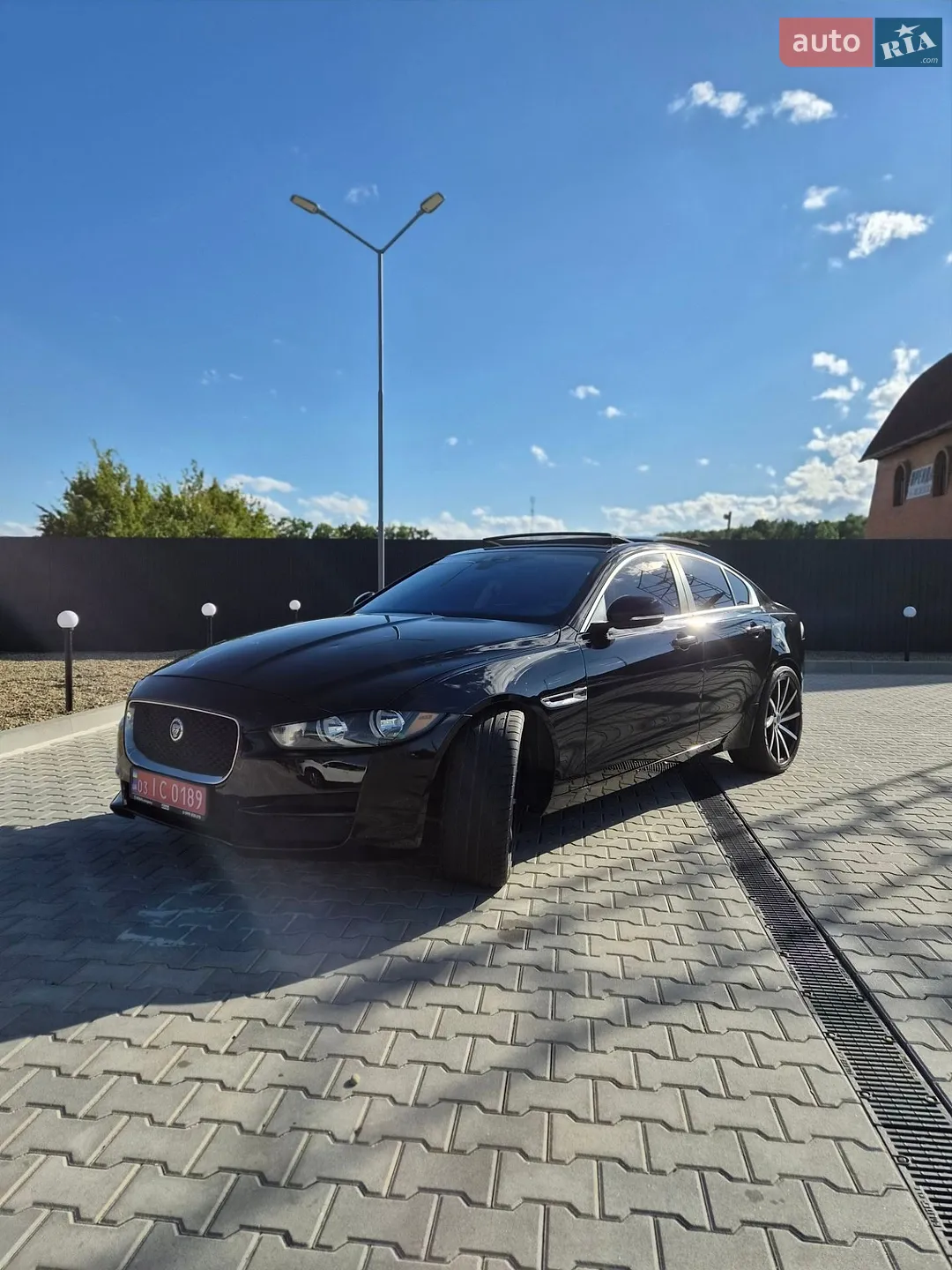 2019 Jaguar XE - мініатюра 4