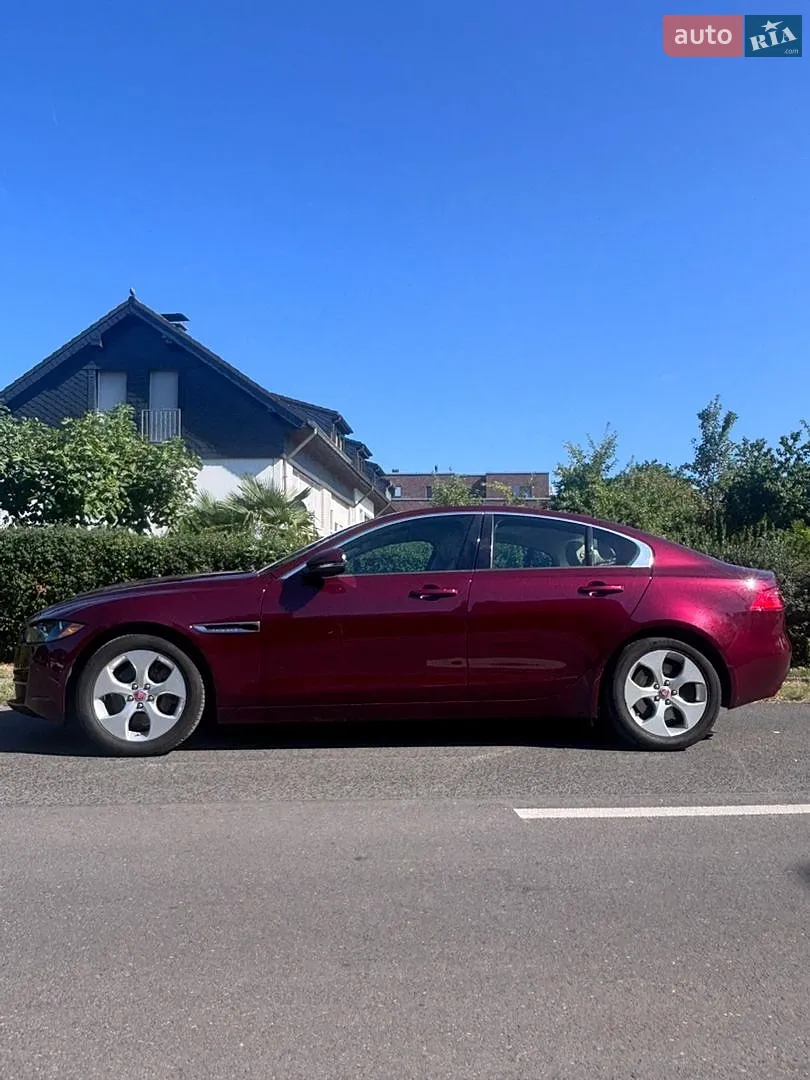 2017 Jaguar XE - фото 1