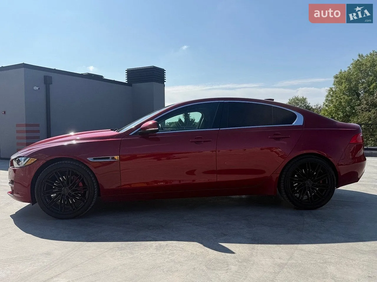 2018 Jaguar XE - мініатюра 3