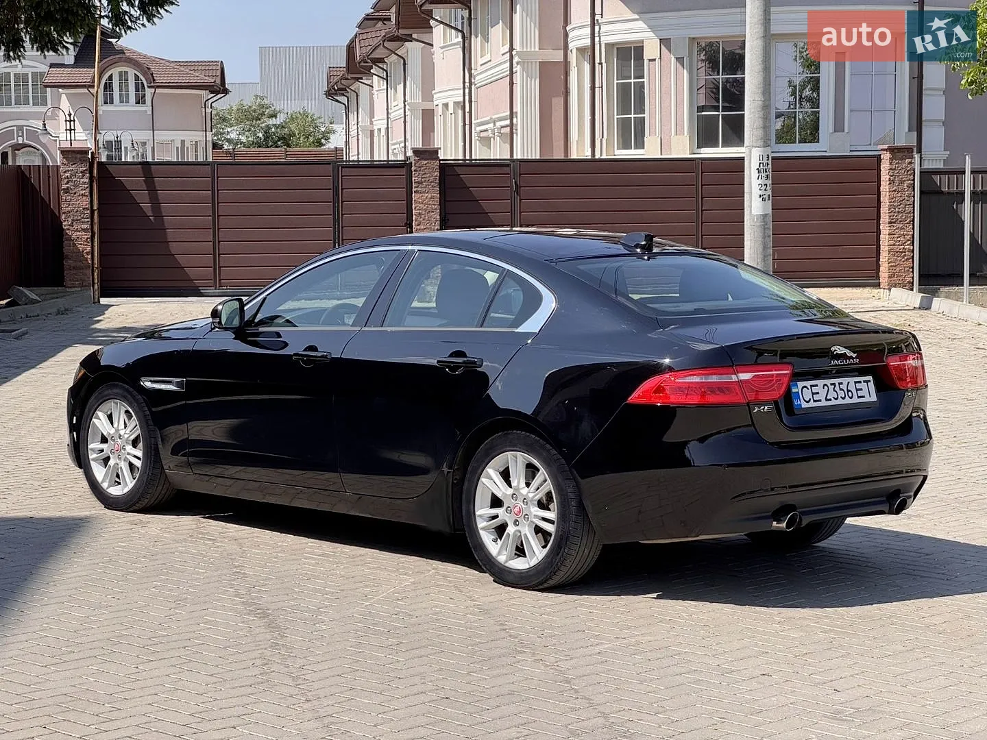 2016 Jaguar XE - фото 1