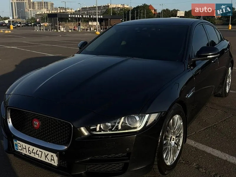 Jaguar XE