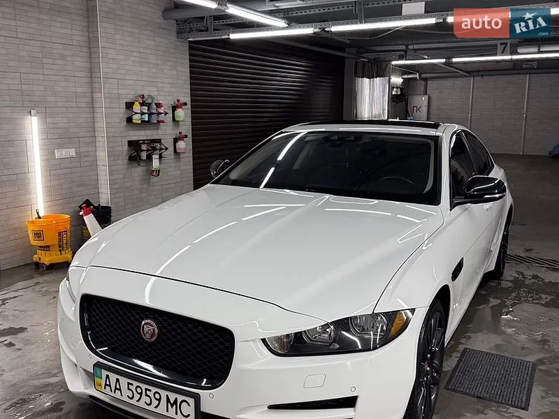 Jaguar XE 2019
