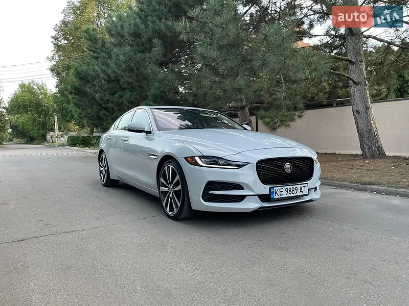 Jaguar XE 2019