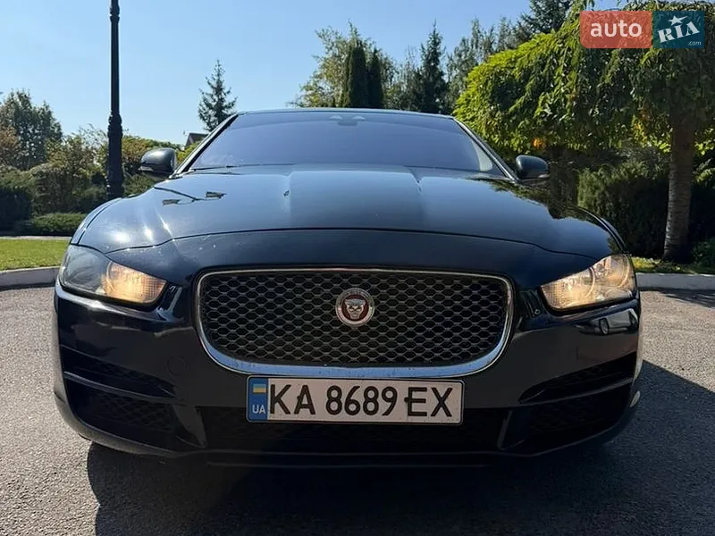 Jaguar XE
