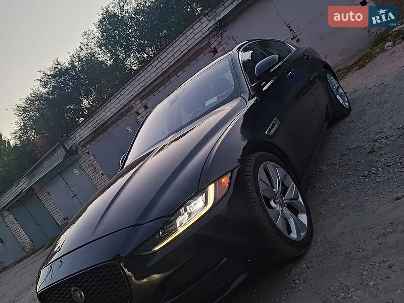 Jaguar XE 2019