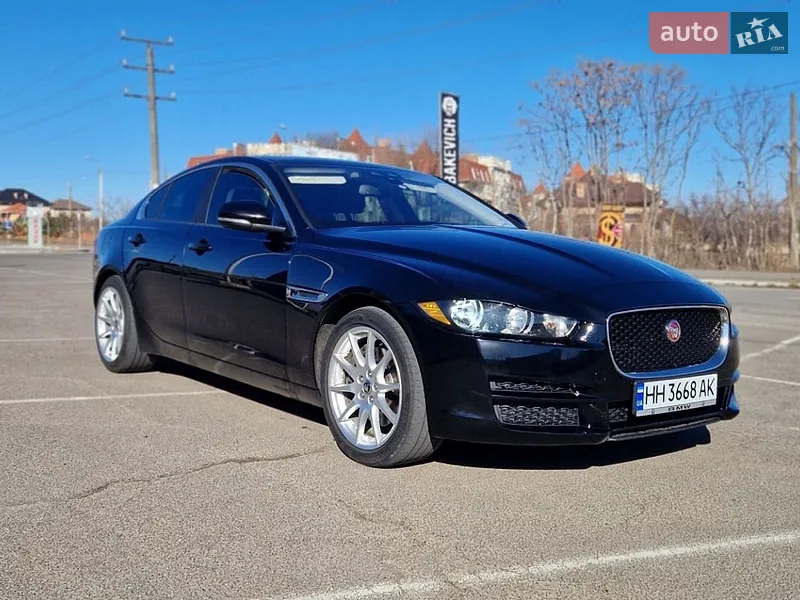 Jaguar XE