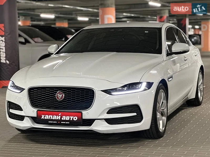 Jaguar XE 2020