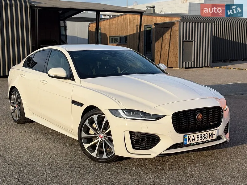 Jaguar XE 2020