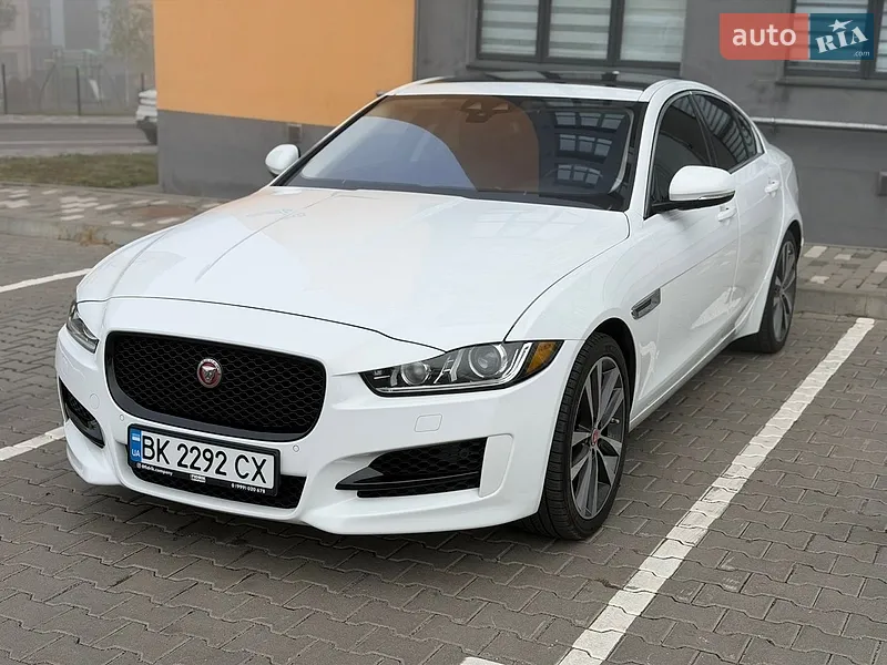Jaguar XE