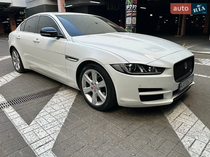 Jaguar XE