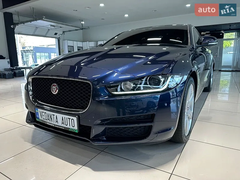 Jaguar XE