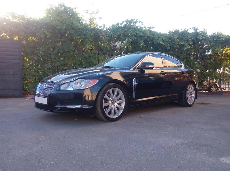 Jaguar XF 2008 року