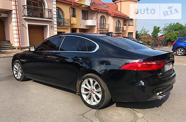 Седан Jaguar XF 2016 в Киеве