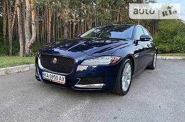 Седан Jaguar XF 2015 в Киеве