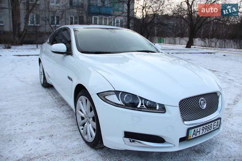 Седан Jaguar XF 2013 в Покровске