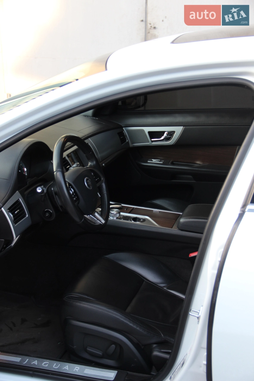 2013 Jaguar XF - мініатюра 26