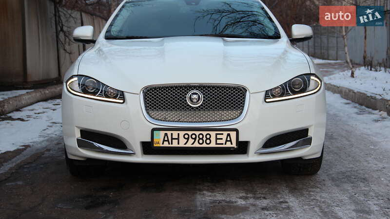 Седан Jaguar XF 2013 в Покровске