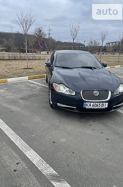 Седан Jaguar XF 2008 в Киеве