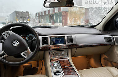 Седан Jaguar XF 2009 в Львове