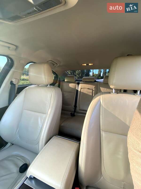 Седан Jaguar XF 2013 в Рівному