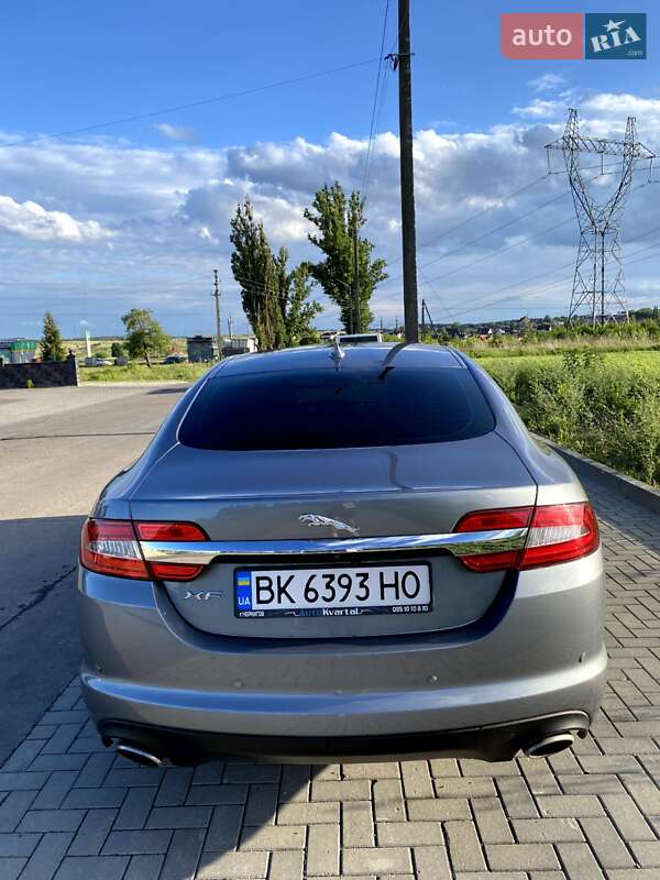 Седан Jaguar XF 2013 в Рівному