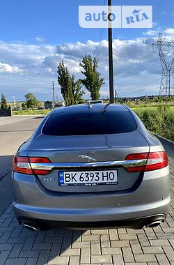 Седан Jaguar XF 2013 в Рівному