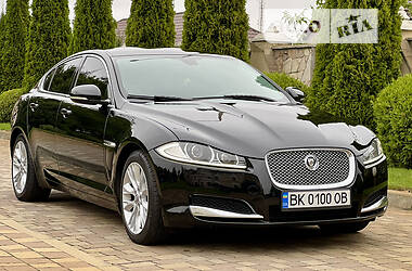 Седан Jaguar XF 2013 в 