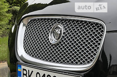Седан Jaguar XF 2013 в 