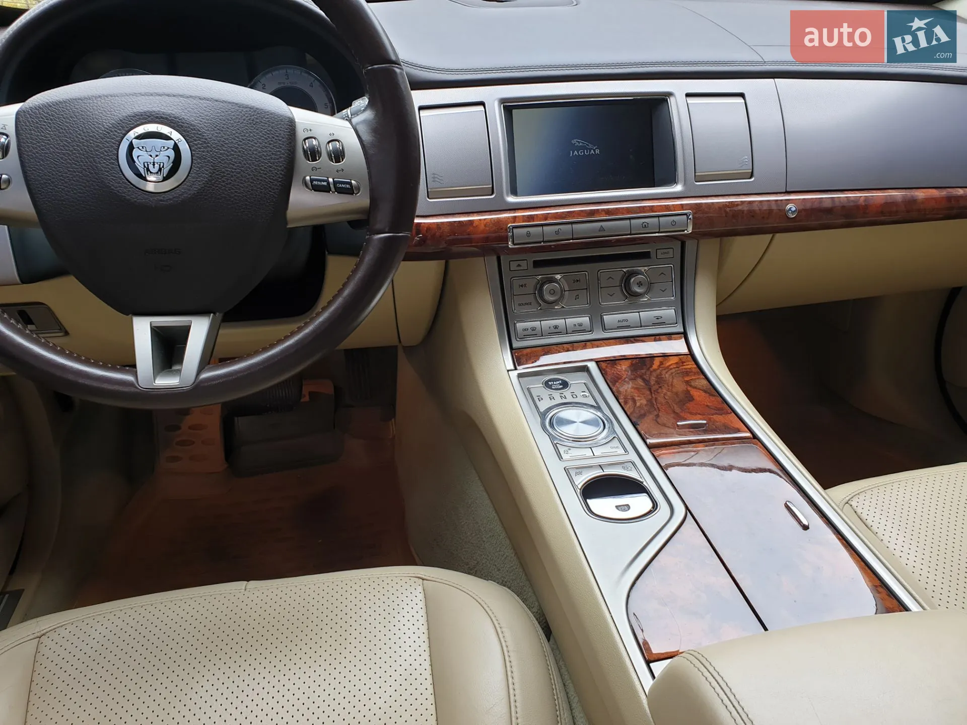 2010 Jaguar XF - мініатюра 21