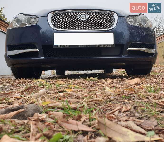 Седан Jaguar XF 2010 в Фастове