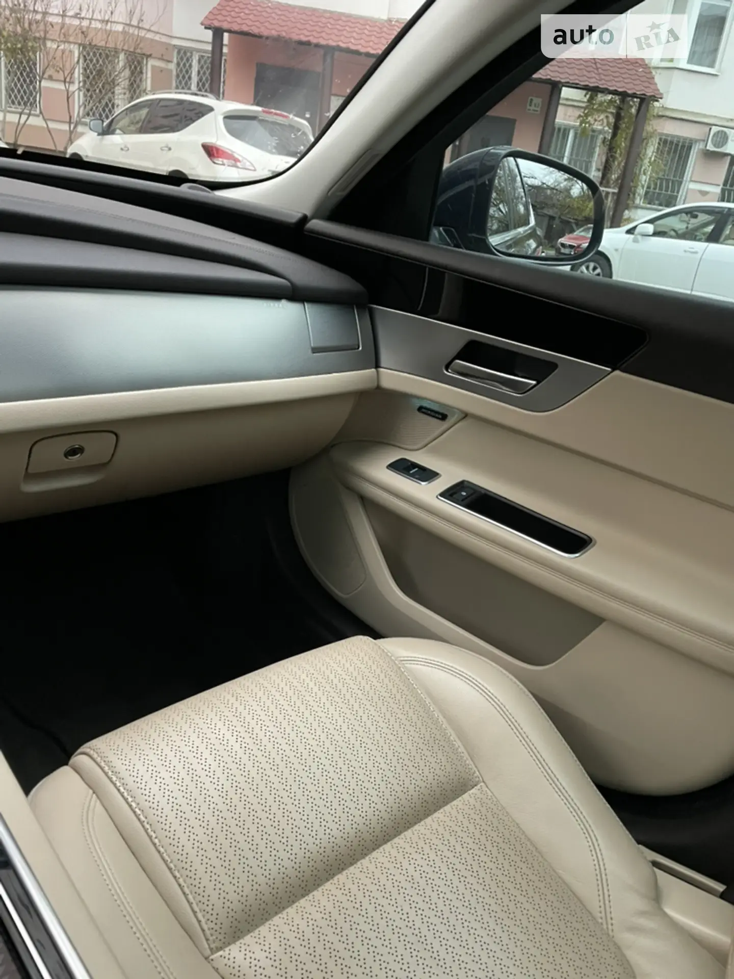 2016 Jaguar XF - мініатюра 15