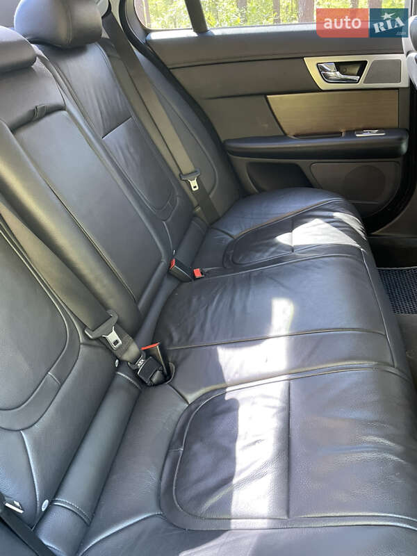 Седан Jaguar XF 2015 в Бердичеве