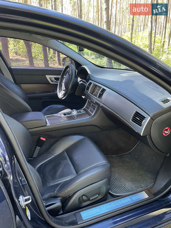Седан Jaguar XF 2015 в Бердичеве