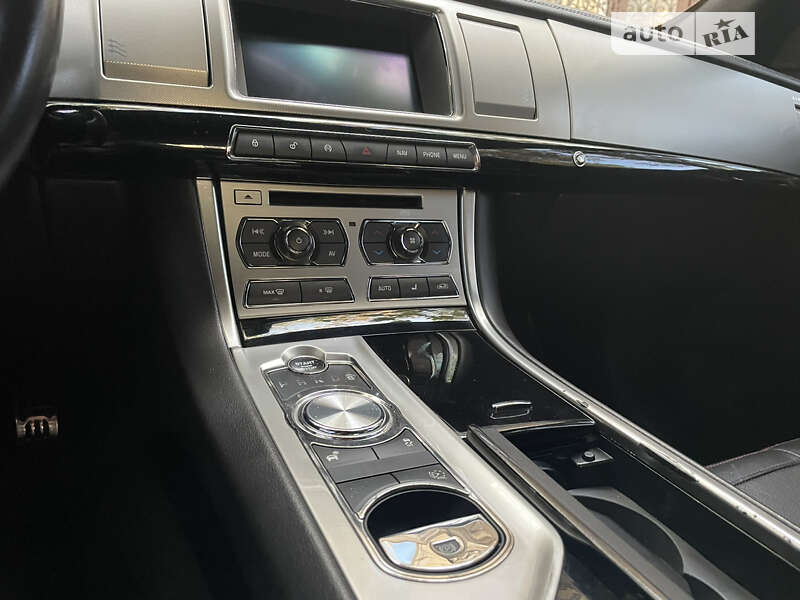 Седан Jaguar XF 2015 в Одессе