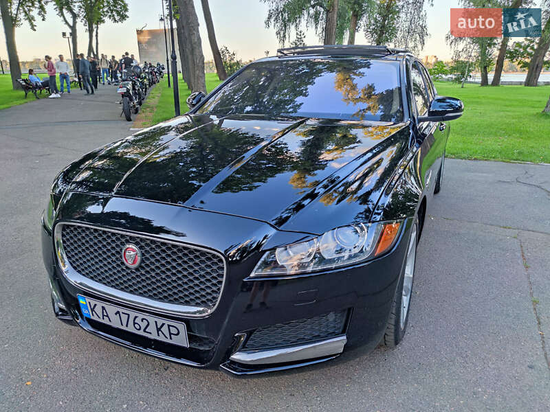 Седан Jaguar XF 2018 в Киеве