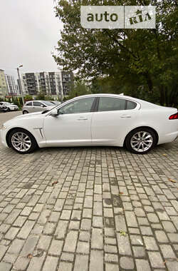 Седан Jaguar XF 2013 в Львові