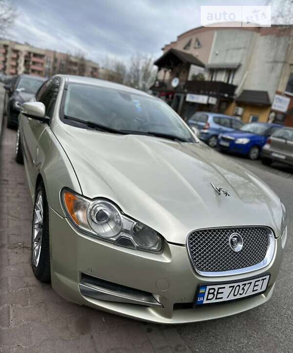 Седан Jaguar XF 2008 в 