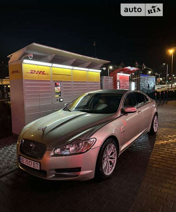 Седан Jaguar XF 2008 в Виннице