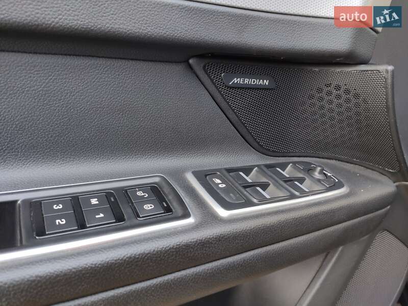 Седан Jaguar XF 2015 в Тячеві