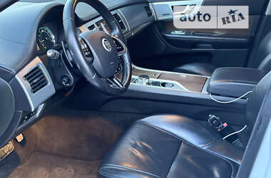 Седан Jaguar XF 2012 в Калуше