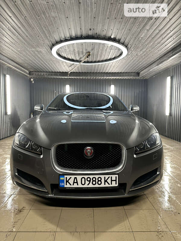 Седан Jaguar XF 2014 в Киеве