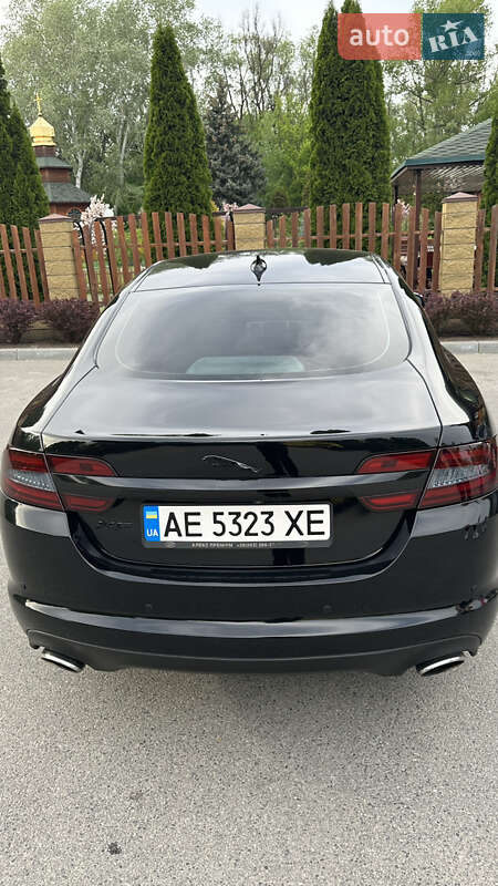 Седан Jaguar XF 2013 в Дніпрі